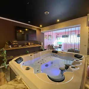 2* Couette-café Cosmic Jacuzzi